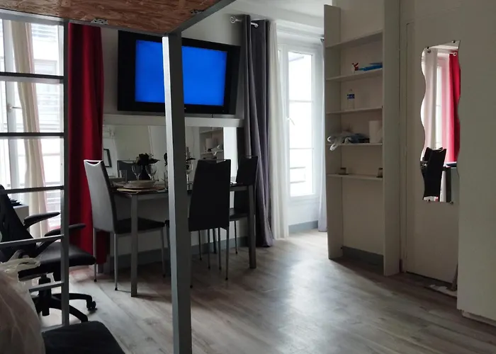 Studio Charmant A Place De Clichy